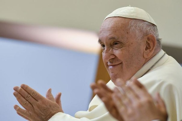 In zijn toespraak tot een katholieke universiteit in Hongarije sprak paus Franciscus over de valse vrijheden die het communisme en het consumentisme bieden en moedigde hij mensen aan om de waarheid van Christus te zoeken. (foto: National Catholic Register / Vatican News)