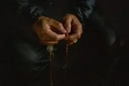 50225-HOLY-ROSARY-IN-ST.PETERS-SQUARE-foto credit Daniel-Ibanez-EWTN VAticano