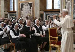 popeleowomenreligious1070125